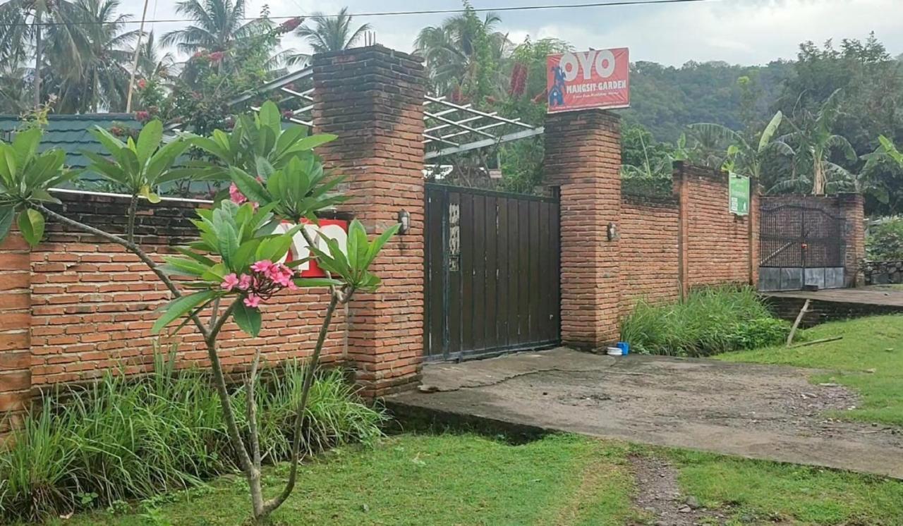 Oyo 2864 Mangsit Garden Homestay Dış mekan fotoğraf